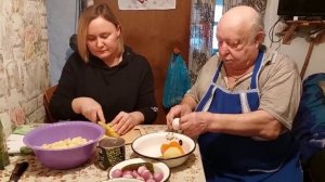 Салат Столичный ! Готовим с деревенским шеф поваром!