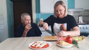 ДЕД МАТВЕЙ С ЖАННОЙ ГОТОВИТ САЛАТ КРАСНОЕ МОРЕ !