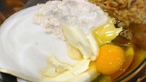 Морковный пирог с начинкой из сливочного сыра