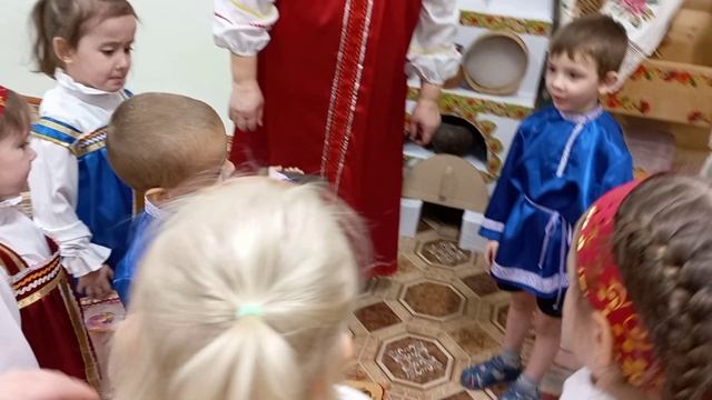 Живая старина: один день в русской избе