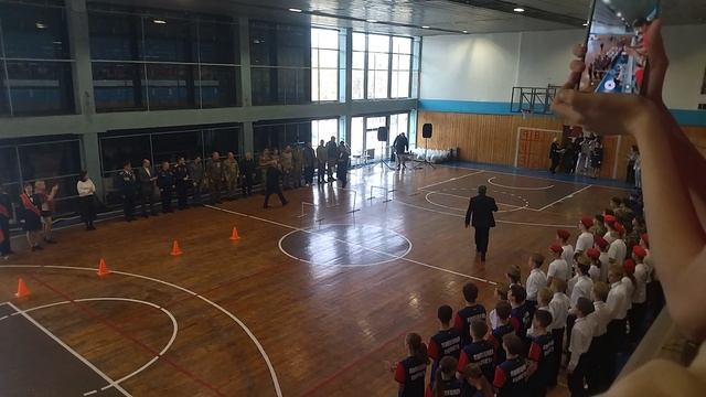 пришли на юную армейский праздник