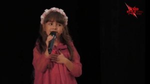 Алёна 8 лет "Santa Lucia"