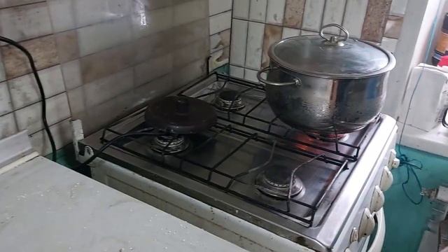День добрых дел на канале! Убираем и готовим дедушке Матвею!