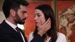 Сериал Истерзанная - 2 сезон 79 серия / Sen Anlat Karadeniz