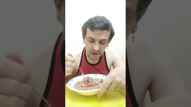 Обжор мукбанг гречневая каша с тушёной свининой