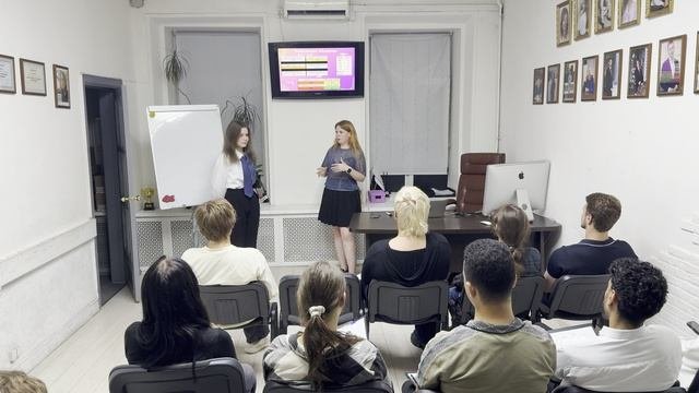 Александра 17 Лет. 35.734 Руб за Неделю