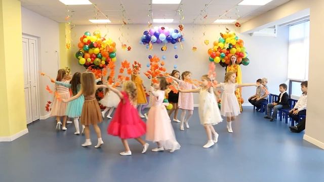 Танец Жёлтый вальс (Подготовительная группа) / Детский сад