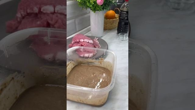 Отбивные с луковой подливой