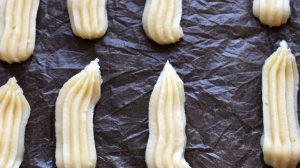 Малиновые эклеры