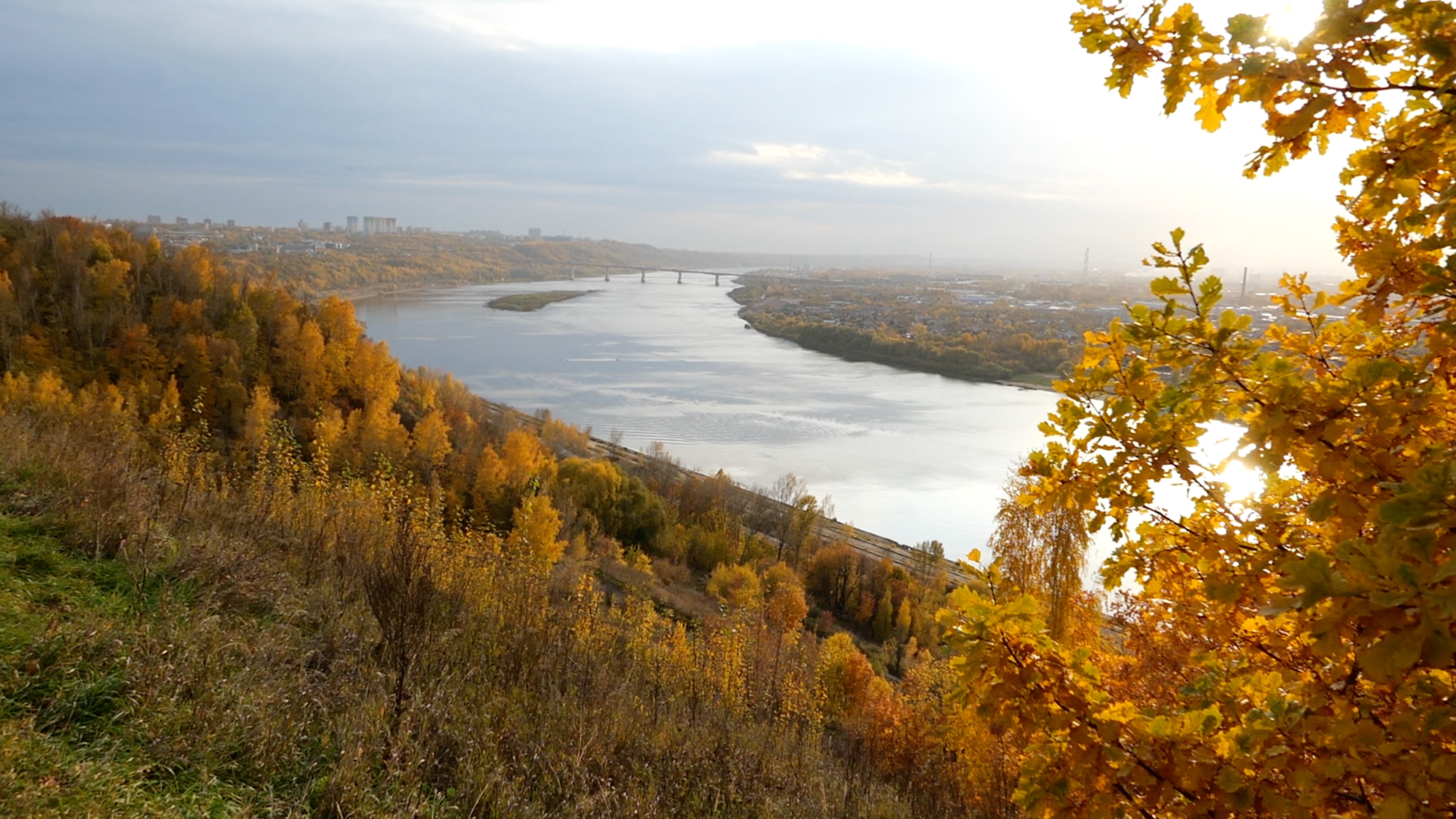 Парк "Швейцария". Золотая осень. Нижний Новгород. Октябрь 2025.