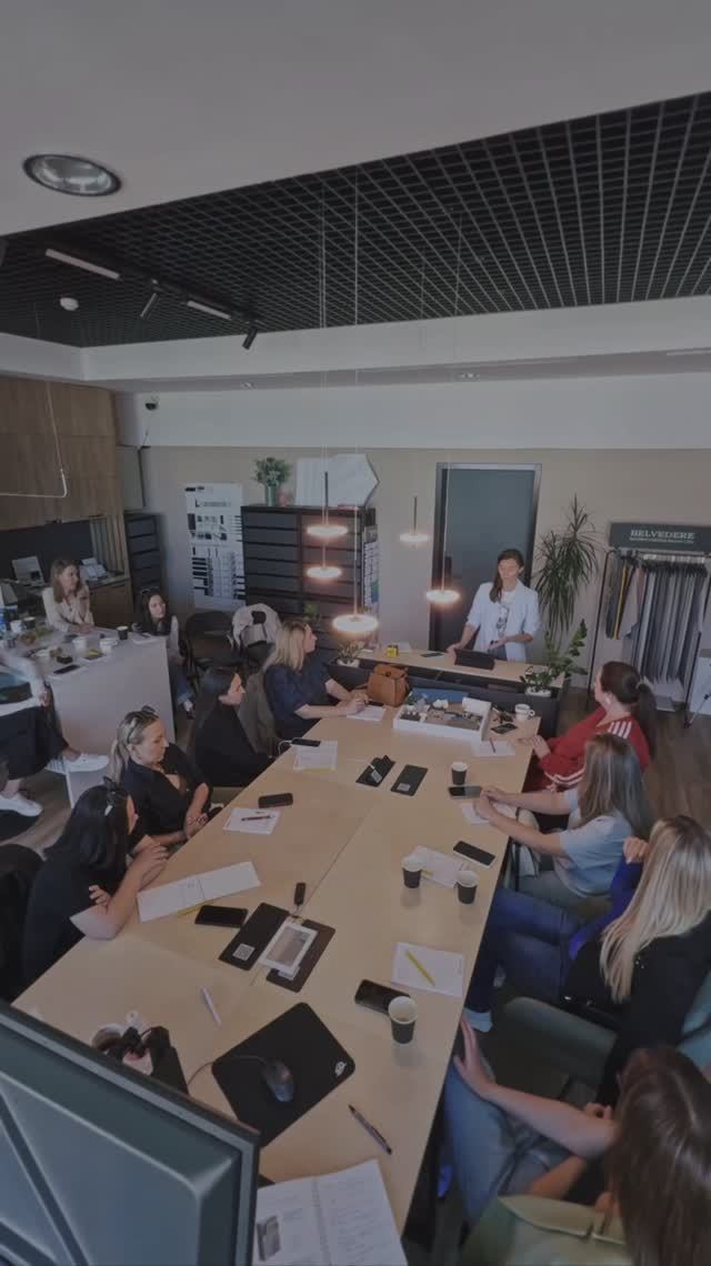 Лекция с психологом Анной. Динамично обсуждали тонкости материнства и воспитания