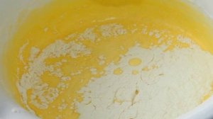 Морковный бисквит с орехами