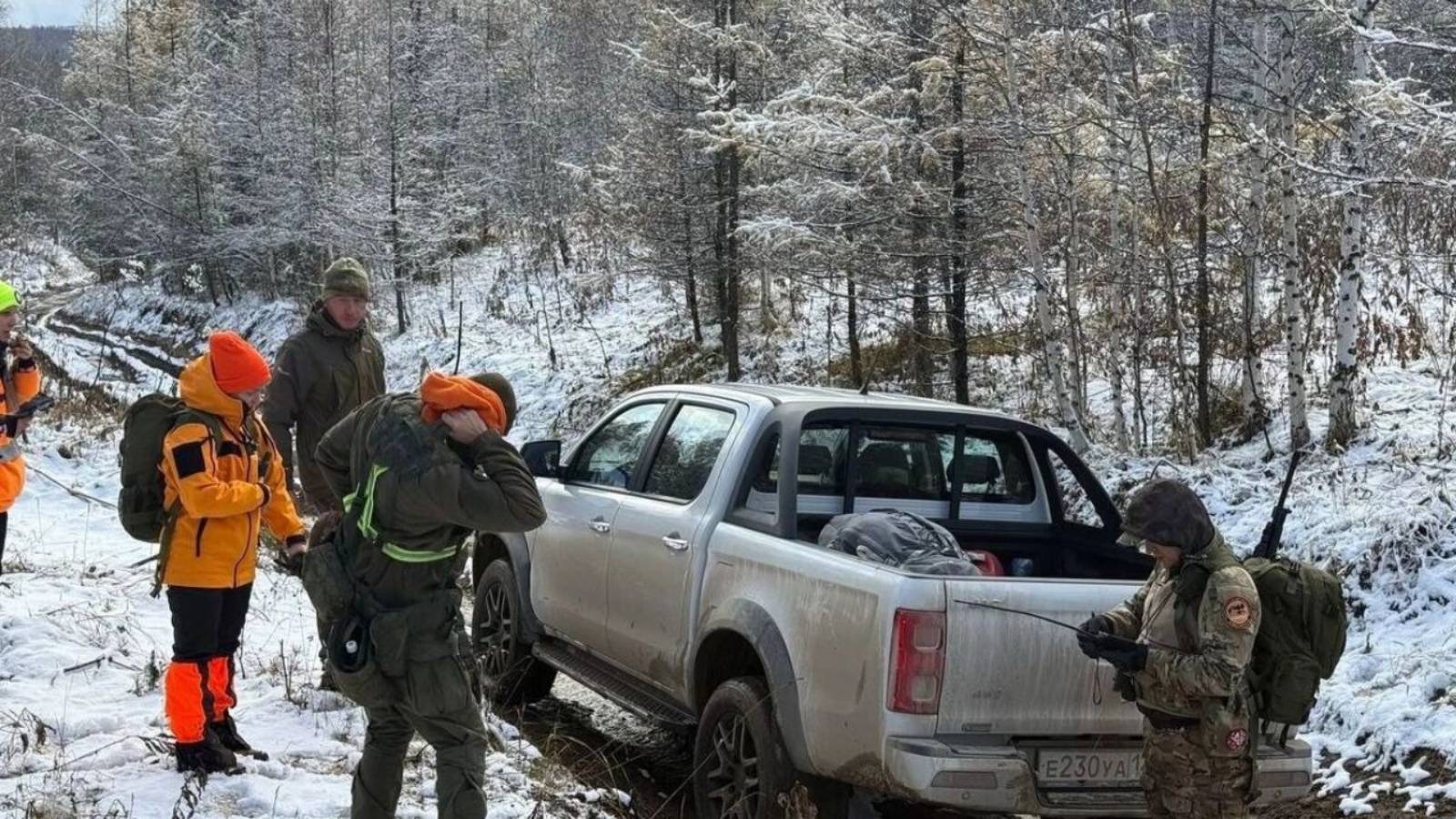 Свыше 40 кв. км за сутки обошли спасатели в поисках пропавшей семьи в Красноярском крае
