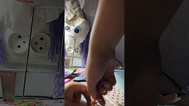 распаковка игрушек которая млачьшая сестра подарила чеееееее