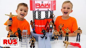Дети играют с игрушками WWE! Видео от Влада и Ники!