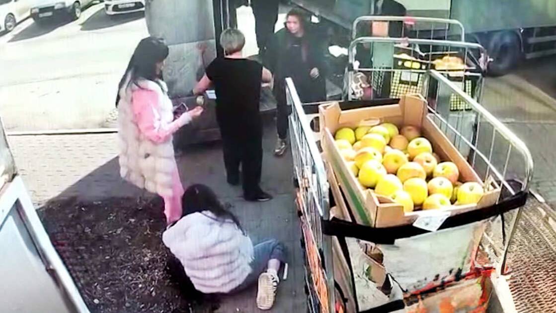 Ульяновские модели подрались с продавцами и требуют компенсации