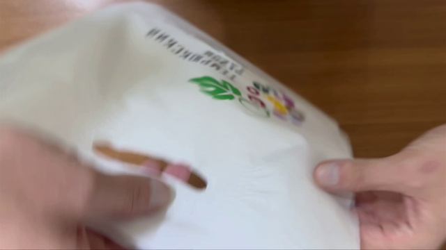 ПВД пакеты с вырубными ручками. Печать на пакетах. Производство пакетов с печатью на заказ