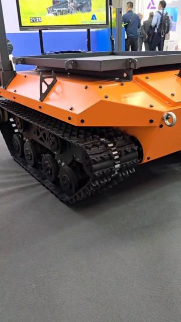 Гусеница Муравей производства Composit на спецтехнике наших партнеров