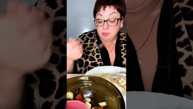 А кашу надо доедать/Вкуснее кашки, только гороховая каша и салат/Мукбанг