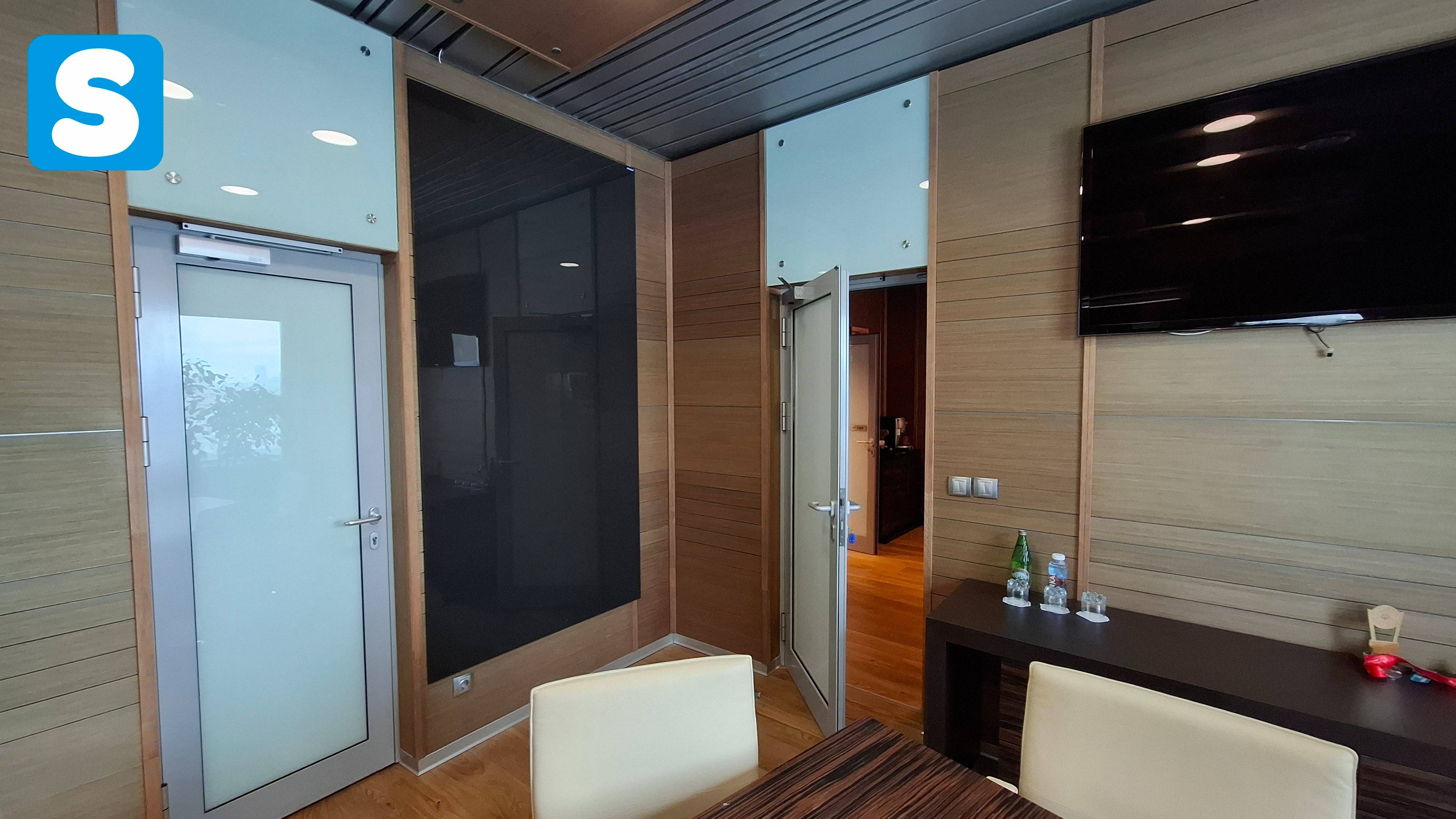 Стеклянная магнитно маркерная доска Modern от Starkglass с установкой в офисе Сбербанка