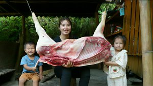 Готовлю маринованную свинину и несу ее на рынок продавать вместе с моей маленькой дочкой. Вьетнам