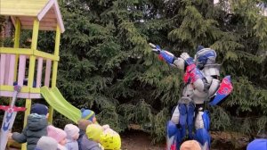 Большие роботы трансформеры заказать на праздник к Вам!