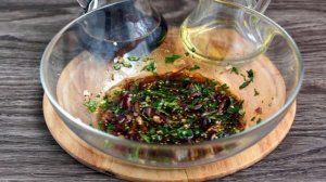 Немецкий салат с колбасой и солеными огурцами