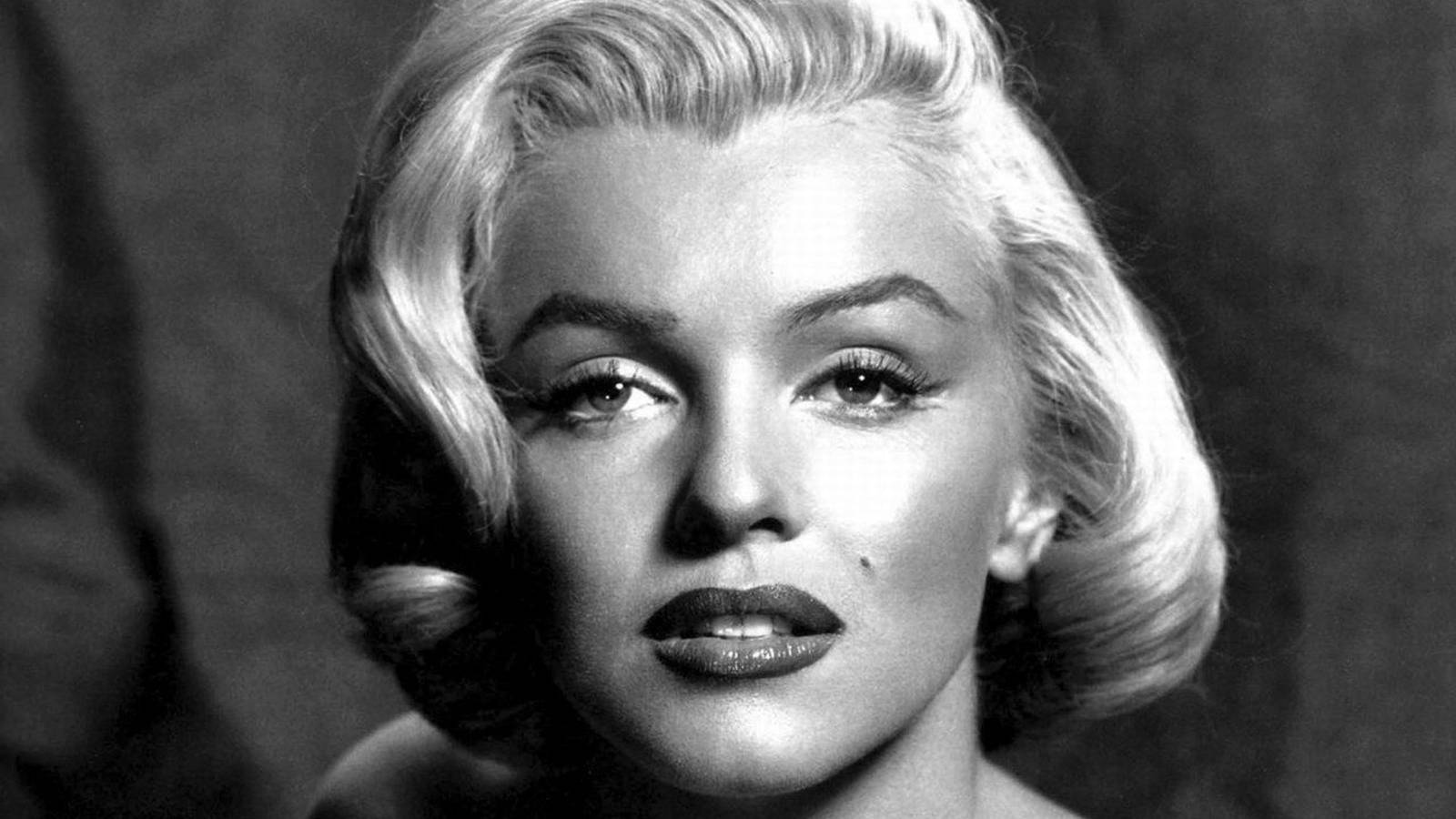 8FHXhg_Vogue_-_a_Hollywood_Dream