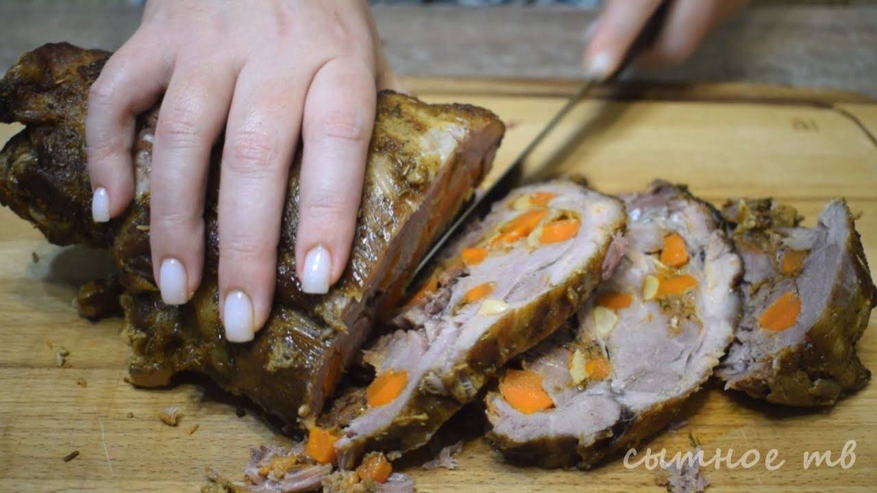 Беспроигрышный хит для  новогоднего стола. Свиная шея большим куском: готовится почти сама собой!