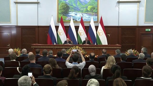 Владимир Путин ещё раз поблагодарил Эмомали Рахмона за тёплый и радушный приём, 9 октября 2025 года