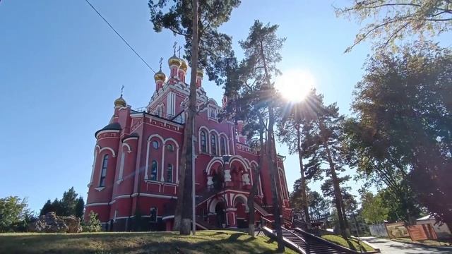 Кисловодск. Зашли в храм. Попробовали кавказскую кухню.