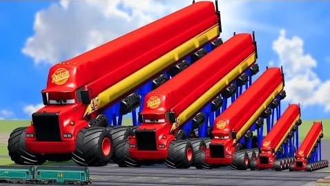 Большой и маленький, длинный и высокий грузовик Mack на колесах Monster Truck против поездов |