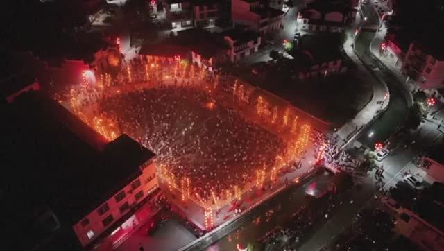 🐉🔥Огненный дракон «пролетел» по улочкам деревни Наньлин