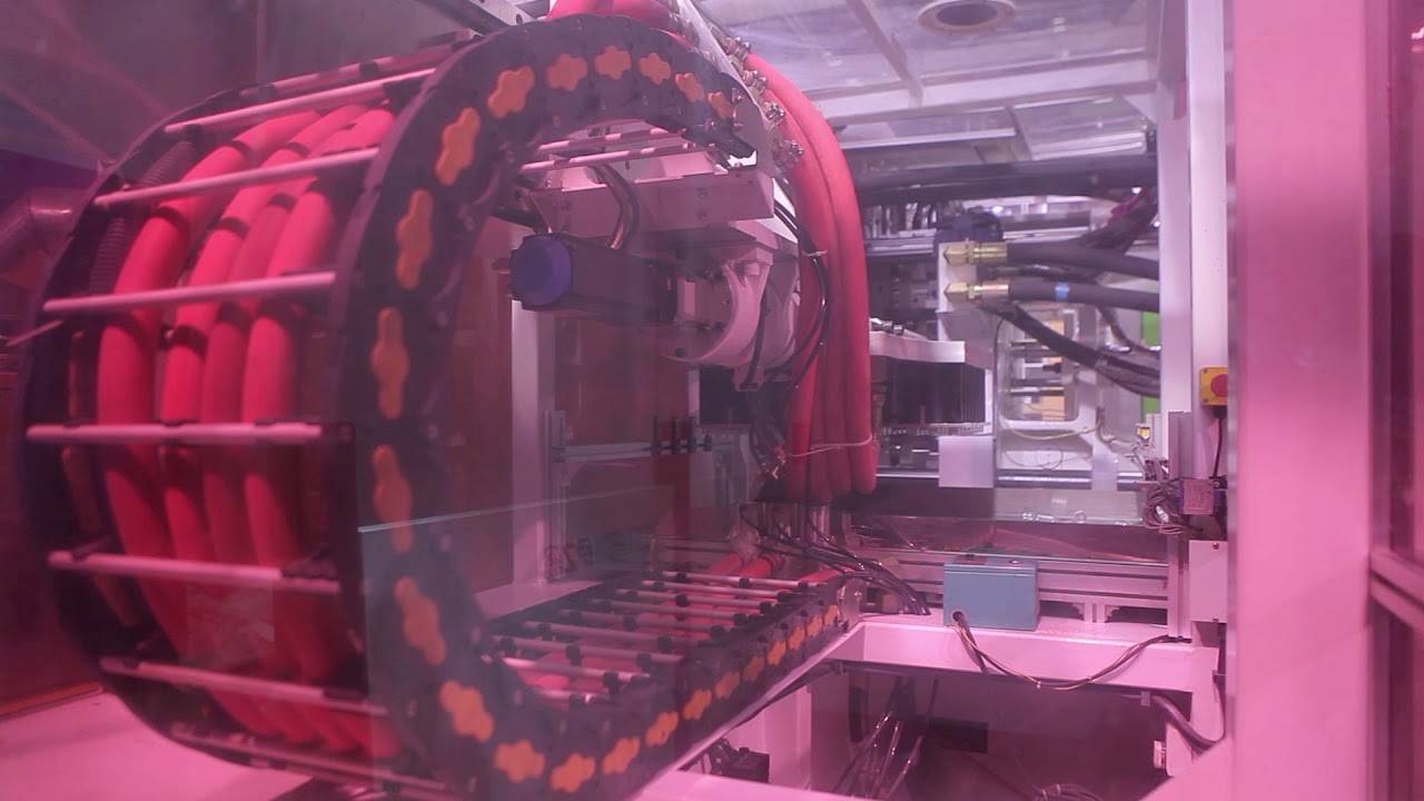 Yizumi PET48 ECO High-speed Preform Injection Molding System