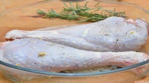 Ножка индейки с чесноком и розмарином