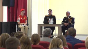 Владислав Головин встретился с севастопольскими юнармейцами