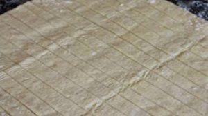 Розочки из слоеного бездрожжевого теста