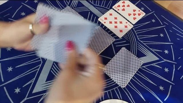 Что с Ним сейчас происходит? Его мысли? Его чувства? Что с порога ? Что к Тебе ? Гадание таро .