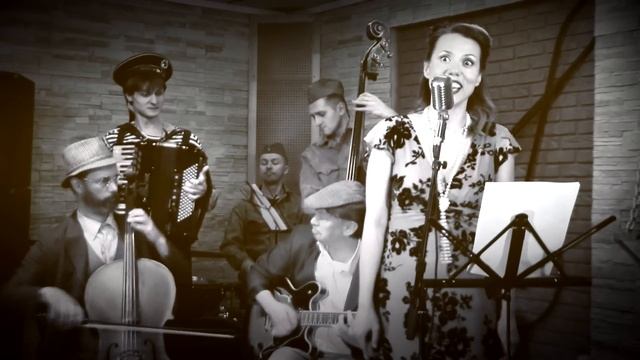 Бомбардировщики - Ретро 1940-х - Lissa Bonne