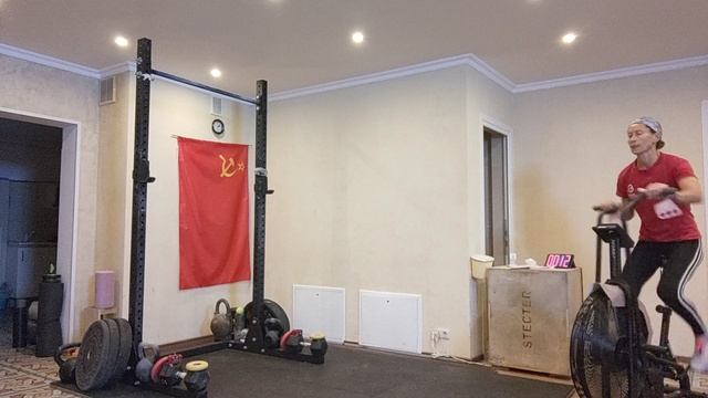 4 ROUNDS
- 15 Cal Bike
- 15 T2b
- 1' Rest