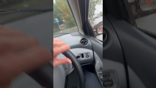 Предпродажный обзор Toyota Vitz 2000 год