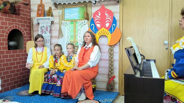 МАДОУ №2, г.Камышлов,тематическая композиция О нас и о России, песня Матрешки И. Конвенан