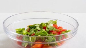 Овощной салат с сухариками