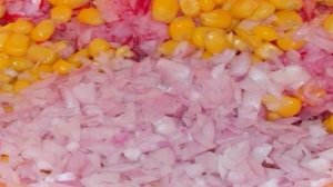 Салат с редиской и кукурузой