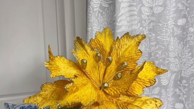 Пуансеттия ВЕЛЬВЕТОВАЯ, золотистая, 40х75 см, 113476-018