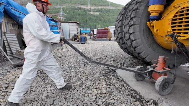 ЗАМЕНА внутреннего КОЛЕСА на БЕЛАЗ