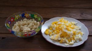 Салат с сайрой и сыром