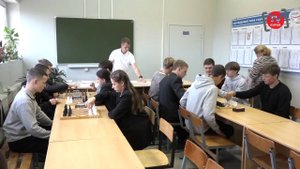 НОВЫЙ СЕЗОН ШКОЛЬНОЙ СПОРТИВНОЙ ЛИГИ: ПЕРВЫЕ ПОБЕДЫ НА ШАХМАТНОЙ ДОСКЕ