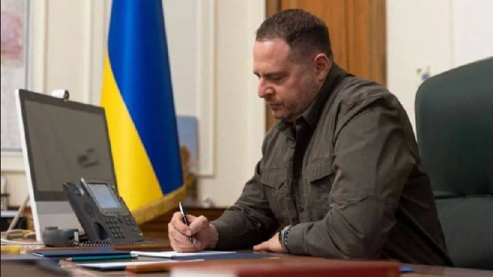 Ермак пригрозил разрушить инфраструктуру РФ в ответ на атаки