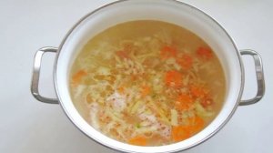 Овощной суп с перцем и зеленым горошком